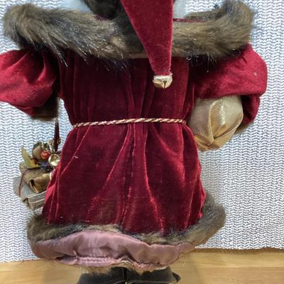 Windy Hill Collection Standing Ol' World Traditional Santa Claus Christmas Figurine. 
