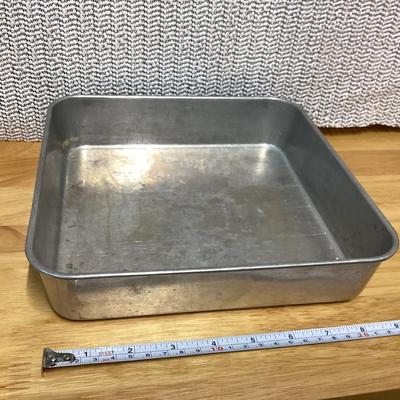 baking dishes and pie plate