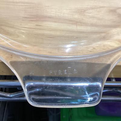 various lids and glass baking pieces