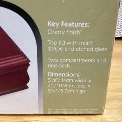 Wooden jewelry box