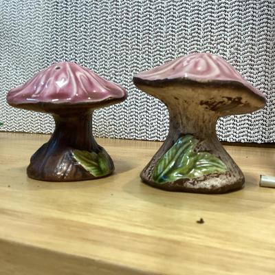 Ceramic mushroom salt and pepper shakers