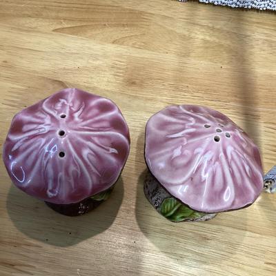 Ceramic mushroom salt and pepper shakers