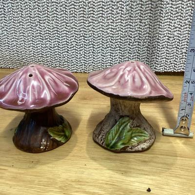 Ceramic mushroom salt and pepper shakers