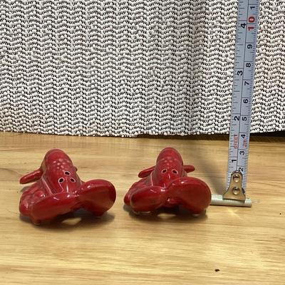 lobster salt and pepper shakers