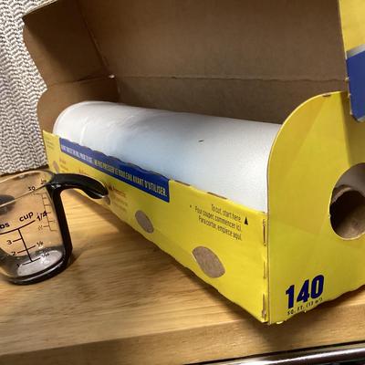 knife set, cake knife, parchment paper and wax paper