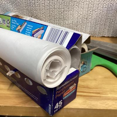 knife set, cake knife, parchment paper and wax paper