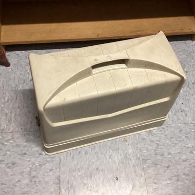 vintage White sewing machine - green, untested