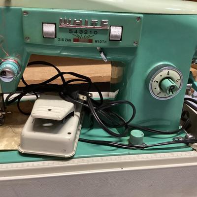 vintage White sewing machine - green, untested