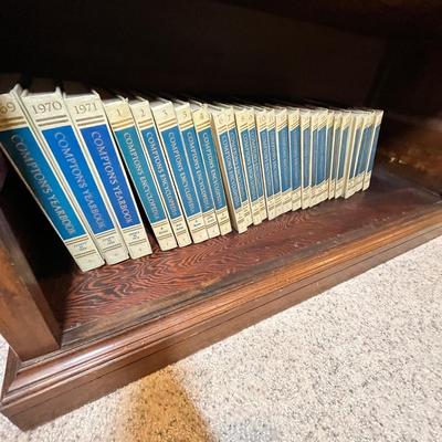 Lot 7 Encylopedia set