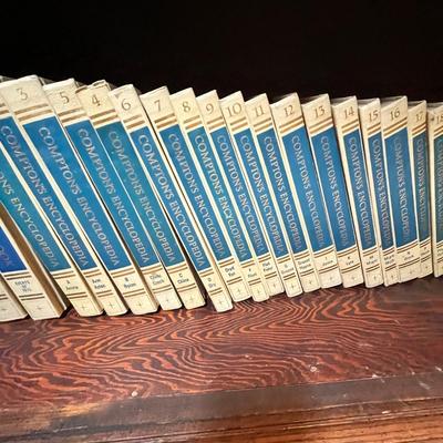 Lot 7 Encylopedia set