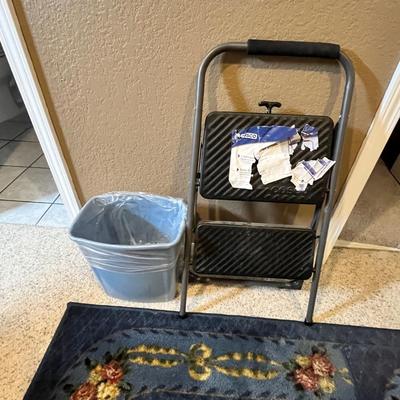 Lot 11 Step ladder & trash can