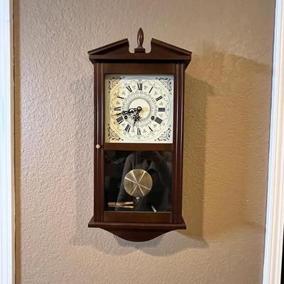 Lot 12 Vintage Federal style wall clock