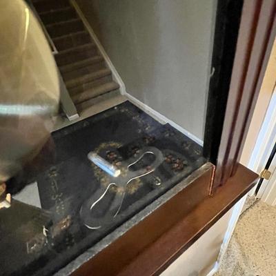 Lot 12 Vintage Federal style wall clock