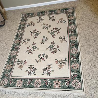 Lot 14 Floral area rug