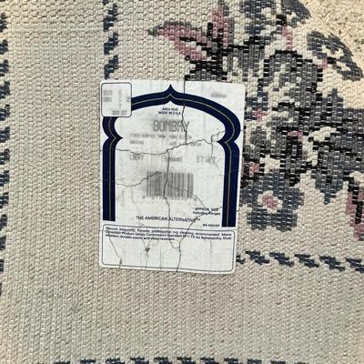 Lot 15 Floral area rug, Botanic Gardens