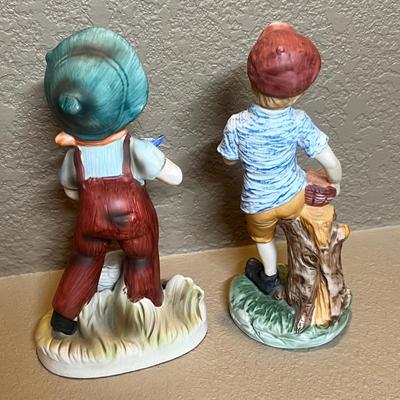 Lot 34 Boys figurines