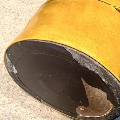 Lot 39 Vinyl Ottoman