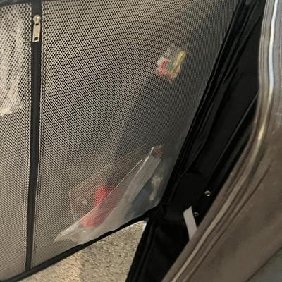 Lot 48 Roller suitcase