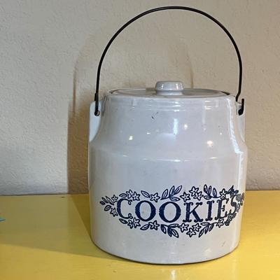 Lot 65 Pfaltzgraff Cookie Jar