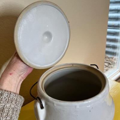 Lot 65 Pfaltzgraff Cookie Jar