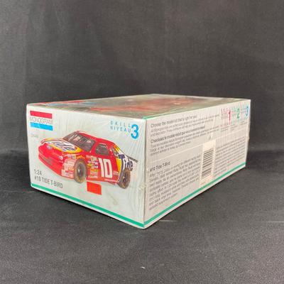 -93- 1:24 SCALE | #10 Tide T-Bird Model Kit | Sealed