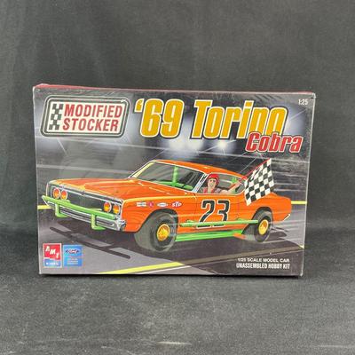 -95- 1:25 SCALE | ‘69 Torino Cobra Model Kit | Sealed