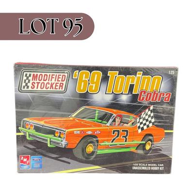 -95- 1:25 SCALE | ‘69 Torino Cobra Model Kit | Sealed