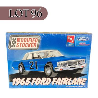 -96- 1:25 SCALE | 1965 Ford Fairlane Model Kit | Sealed