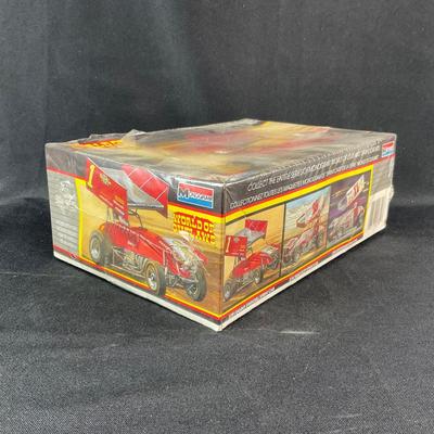 -97- 1:24 SCALE | Sammy Swindell Sprint Car Model Kit | Sealed