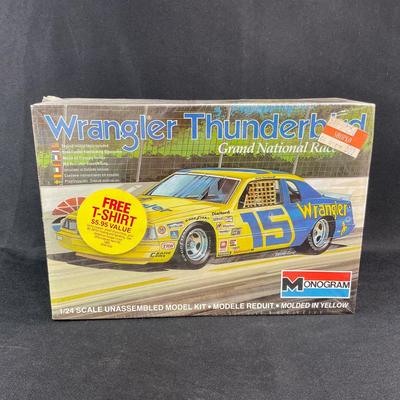 -98- 1:24 SCALE | Wrangler Thunderbird Model Kit | Sealed
