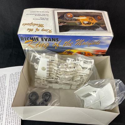 -101- 1:25 SCALE | Richie Evans King Of The Modifieds Model Kit | Opened