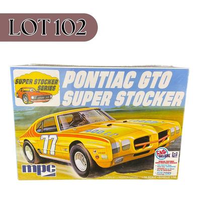 -102- 1:25 SCALE | Pontiac GTO Super Stocker Model Kit | Sealed