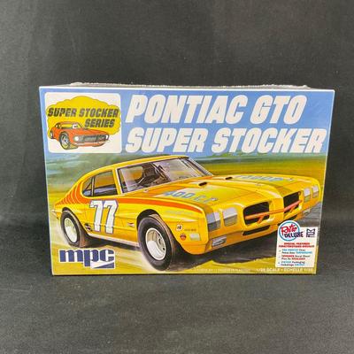 -102- 1:25 SCALE | Pontiac GTO Super Stocker Model Kit | Sealed