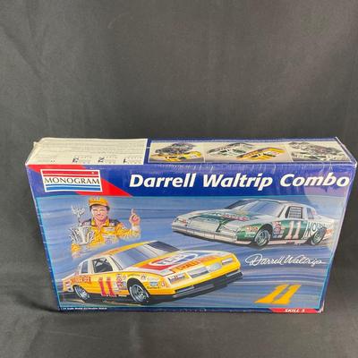 -109- 1:24 SCALE | Darrell Waltrip Combo Model Kit | Sealed