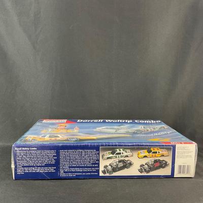 -109- 1:24 SCALE | Darrell Waltrip Combo Model Kit | Sealed