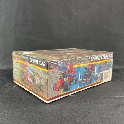 -115- 1:24 SCALE | Bobby Davis Jr. Sprint Car Model Kit | Sealed