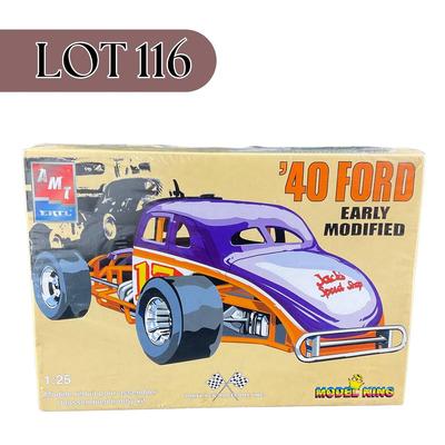 -116- 1:25 SCALE | ‘40 Ford Early Modified Model Kit | Sealed