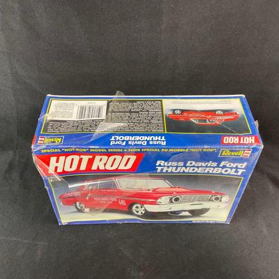 -117- 1:25 SCALE | Hot Rod Russ Davis Ford Thunderbolt Model Kit | Sealed