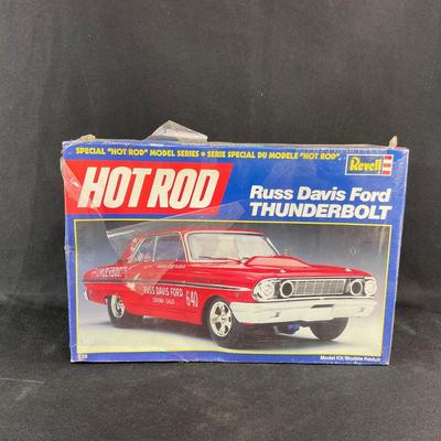 -117- 1:25 SCALE | Hot Rod Russ Davis Ford Thunderbolt Model Kit | Sealed
