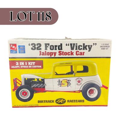 -118- 1:25 SCALE | ‘32 Ford “Vicky” Jalopy Stock Car Model Kit | Sealed