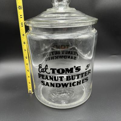 Vintage Eat Tom’s Peanut Butter Sandwiches Glass Countertop Display Jar w/ Lid