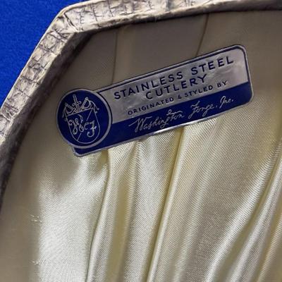 Sale Photo Thumbnail #271: Vintage Carving set with butter knives, butterscotch colored Bakelite handles, housed in the original case.