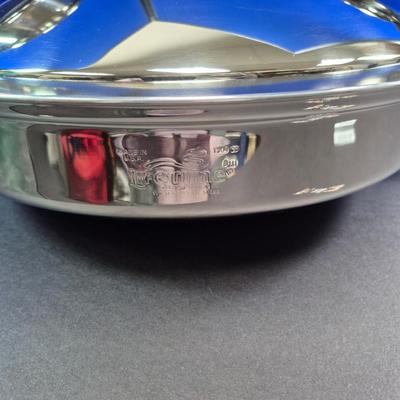 Sale Photo Thumbnail #286: Lifetime has been bought out by West Bend
Included are 3/4 quart , 2 quart saucepans with lids
 8" covered fry pan
15" covered wok style pan
All are in NEW condition