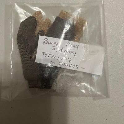 Power play Sydney doll gloves