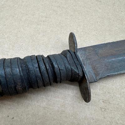 WWII Era U.S. Navy Camillus Fixed Blade Knife – Stacked Leather Handle