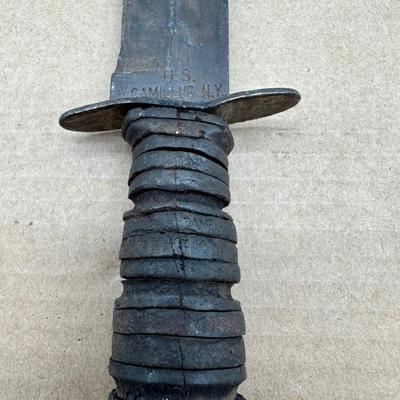 WWII Era U.S. Navy Camillus Fixed Blade Knife – Stacked Leather Handle