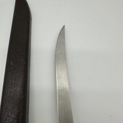 Buck 123A Fixed Blade Filet Knife & Boker Solingen Stainless Filet Knife w/ Sheaths – Lot of 2
