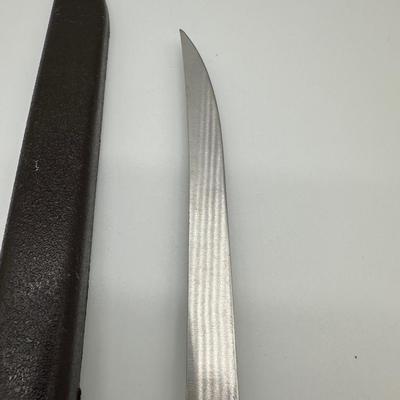 Buck 123A Fixed Blade Filet Knife & Boker Solingen Stainless Filet Knife w/ Sheaths – Lot of 2
