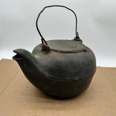 Antique Cast Iron Camp Kettle w/ Wire Bail Handle & Lid – Primitive Fireplace Teapot