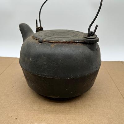 Antique Cast Iron Camp Kettle w/ Wire Bail Handle & Lid – Primitive Fireplace Teapot